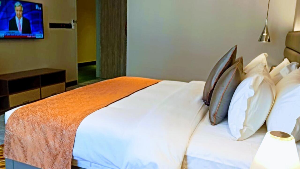 Hotel Omni Residency Дакка Экстерьер фото
